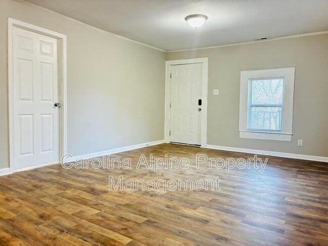 Building Photo - 905 Wilmouth St