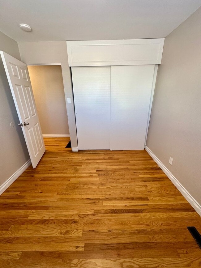 Building Photo - Charming 3 bedroom/2 bath close to UCCS