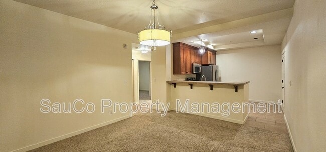 Building Photo - 8078 NE Miriam Way