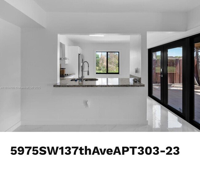 Building Photo - 5975 SW 137th Ave
