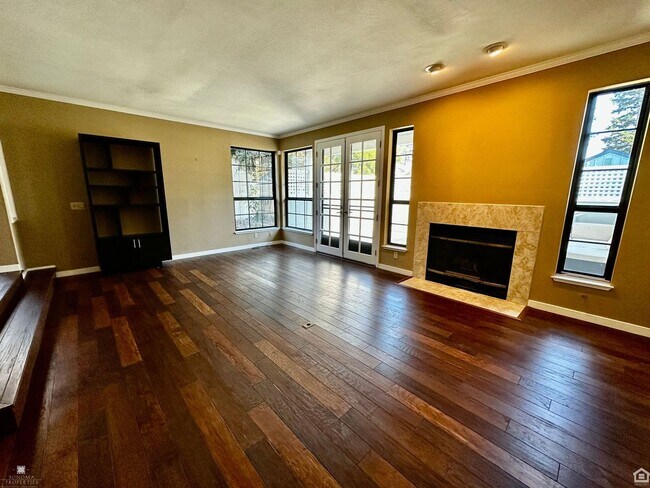 Building Photo - Attractive 3bd/2.5ba Townhouse in Sonoma Greens!