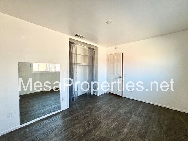 Building Photo - 16142 Orange St