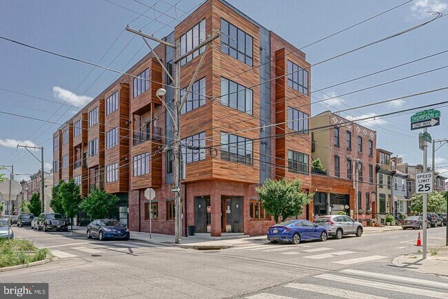 Primary Photo - 1247 E Columbia Ave