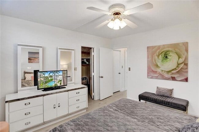 Building Photo - 101 N Birch Rd