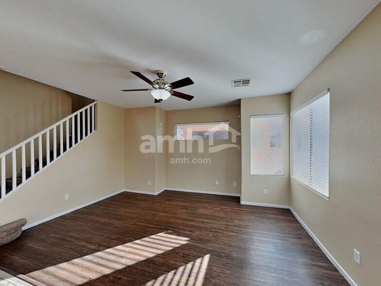 Building Photo - 3469 Chelsea Grove St