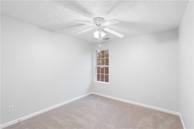 Building Photo - 3870 Safehaven Dr