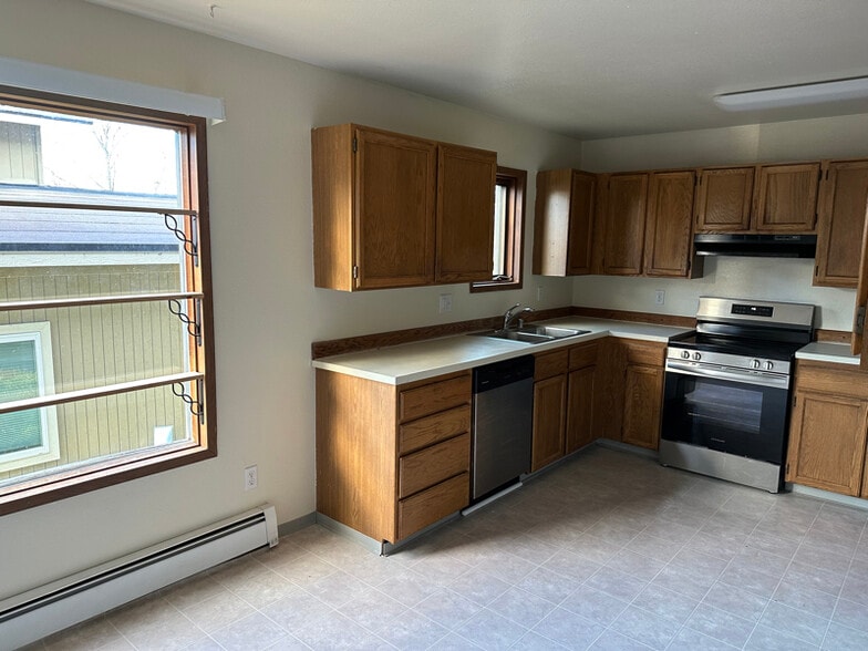 Building Photo - 17119 Coronado St