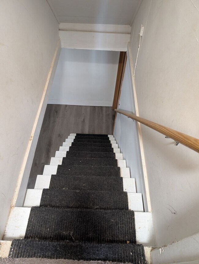 Building Photo - 4BD/2BA - University View - 1 car garage