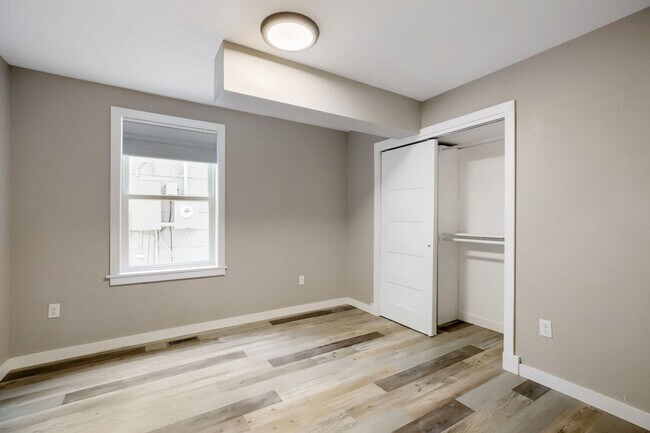 Building Photo - HISTORIC MULTI-UNIT 2 BED/1 BATH HOME IN OLD TOWN LOUISVILLE: Available Now!