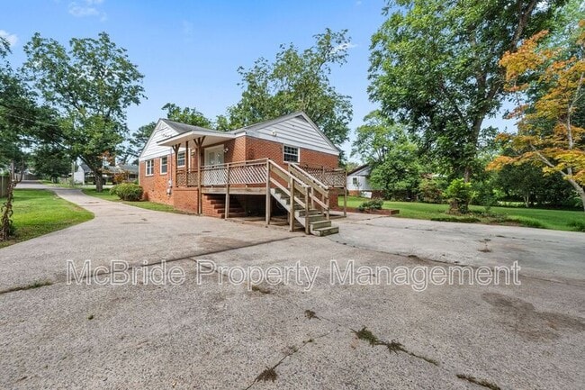 Building Photo - 105 Nut Grove Dr