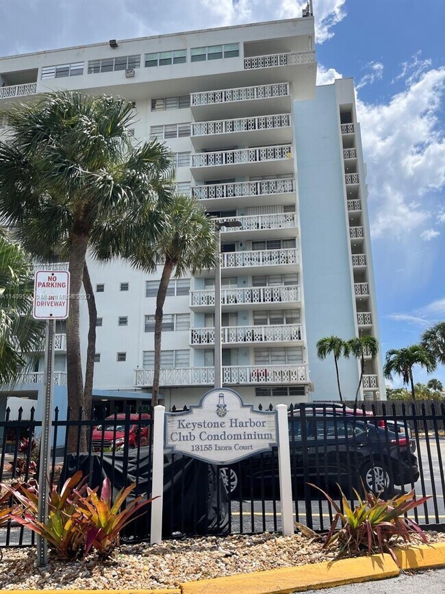 Building Photo - 13155 Ixora Ct