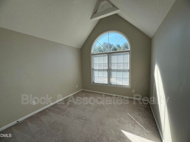 Building Photo - 111 Ayelsford Dr