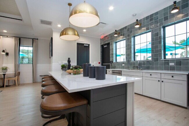 Building Photo - Lakeside Luxury in Parrish - 5 Bedroom BRAND NEW HOME