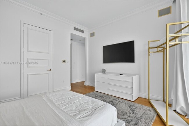 Building Photo - 20155 NE 38th Ct