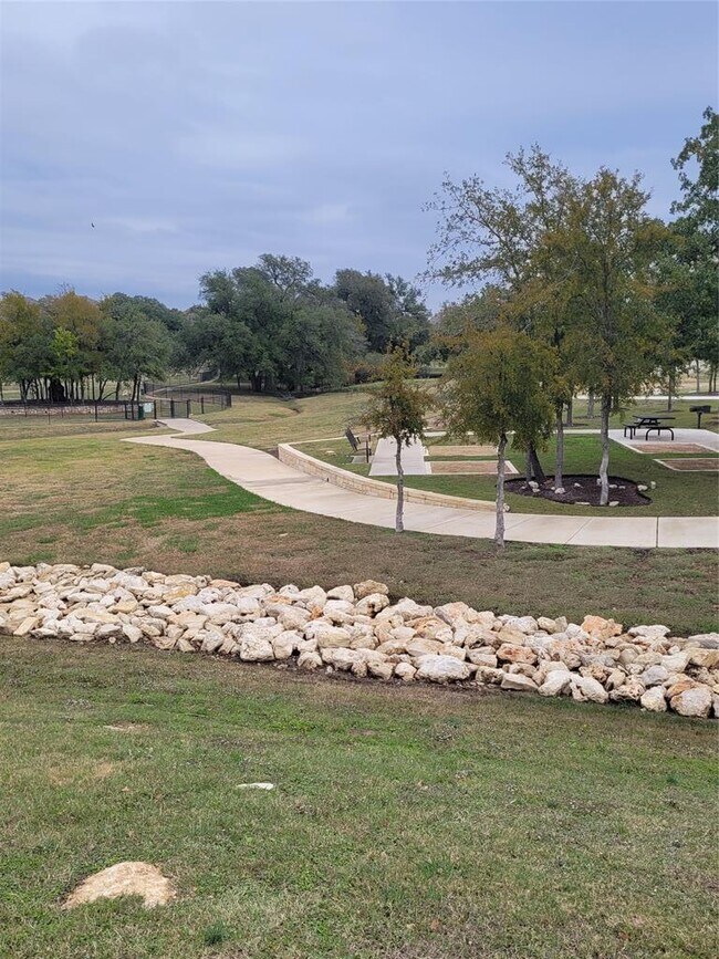 Building Photo - 121 Tall Grass Dr