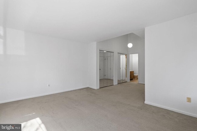 Building Photo - 707 Mountainview Dr