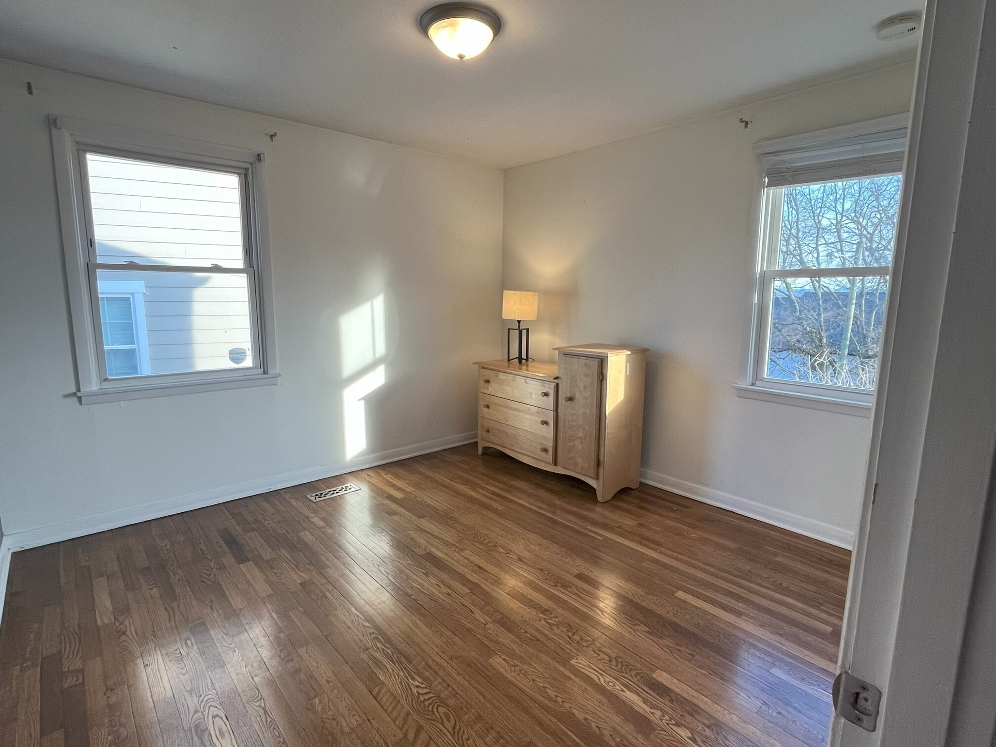 Building Photo - 3803 Lookout Dr