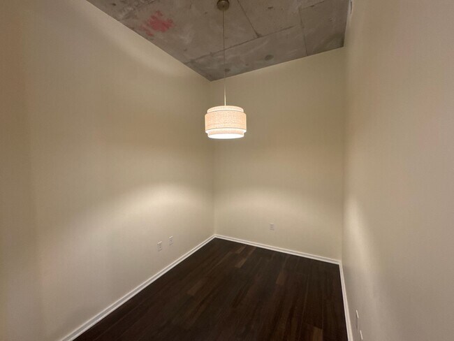 Building Photo - ? Special Offer: Apply and be approved by December 27, 2025, and receive ½ off the first month’s ...