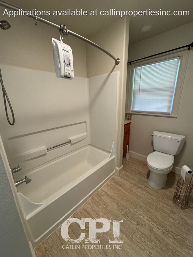 Building Photo - 532 Davidson Avenue