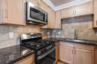 Building Photo - 1549 San Carlos Ave