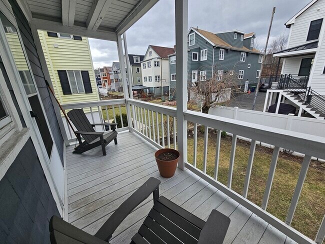 Building Photo - 118 Governor Winthrop Rd