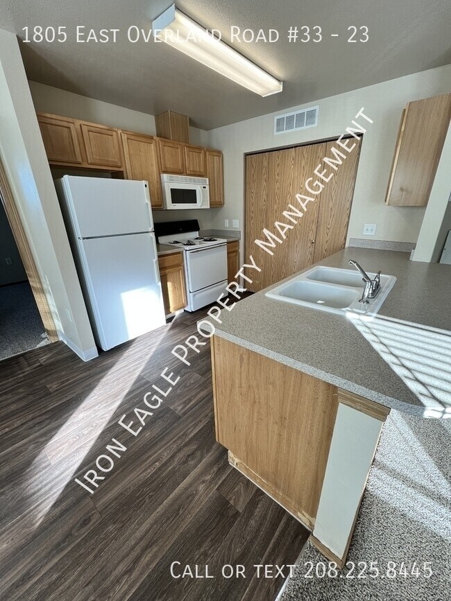 Building Photo - 1805 E Overland Rd