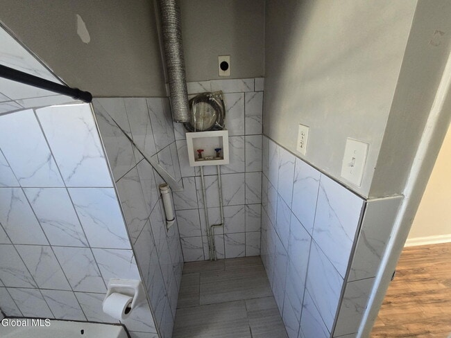 Building Photo - 9 Bayard St