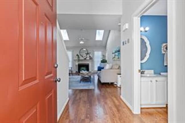 Building Photo - Chesterfield/Midlothian-Woodlake Subdivision- 1st Floor Bedroom