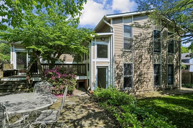 Building Photo - Amazing 5BR/3BA Home in Bethesda,MD - Ready early July!