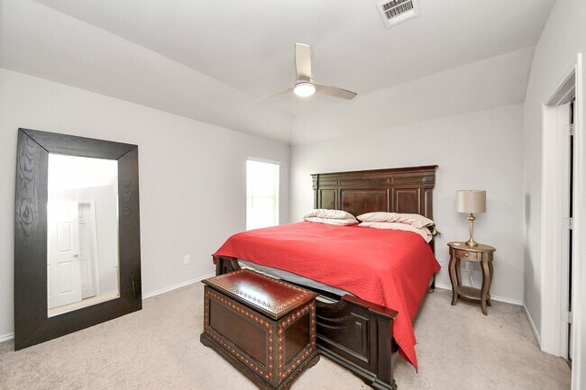 Building Photo - 8620 Havana Dr