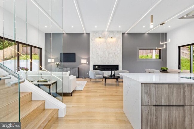 Building Photo - 3554 Military Rd