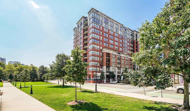 Building Photo - 1025 Maxwell Ln
