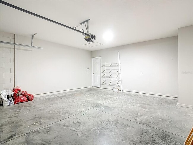 Building Photo - 928 Cambridge Dr