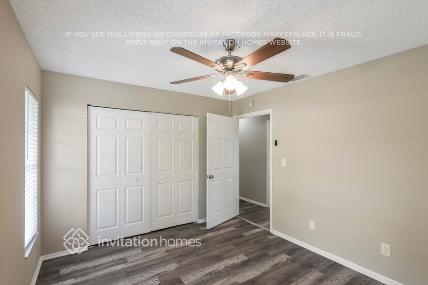Building Photo - 933 Hillrise Dr