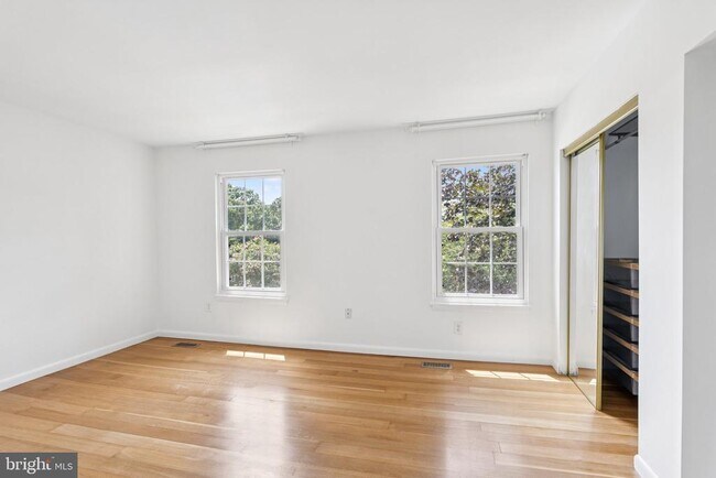 Building Photo - 14844 Cherrydale Dr