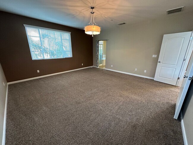 Building Photo - Beautiful 4 Bedroom, 3 Full Bath W/ Office...