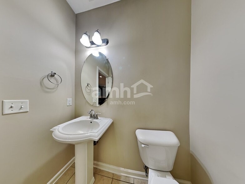 Building Photo - 160 Grayson Ave