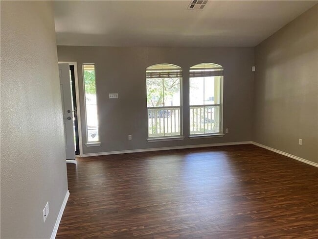 Building Photo - 1513 Big Bend Dr
