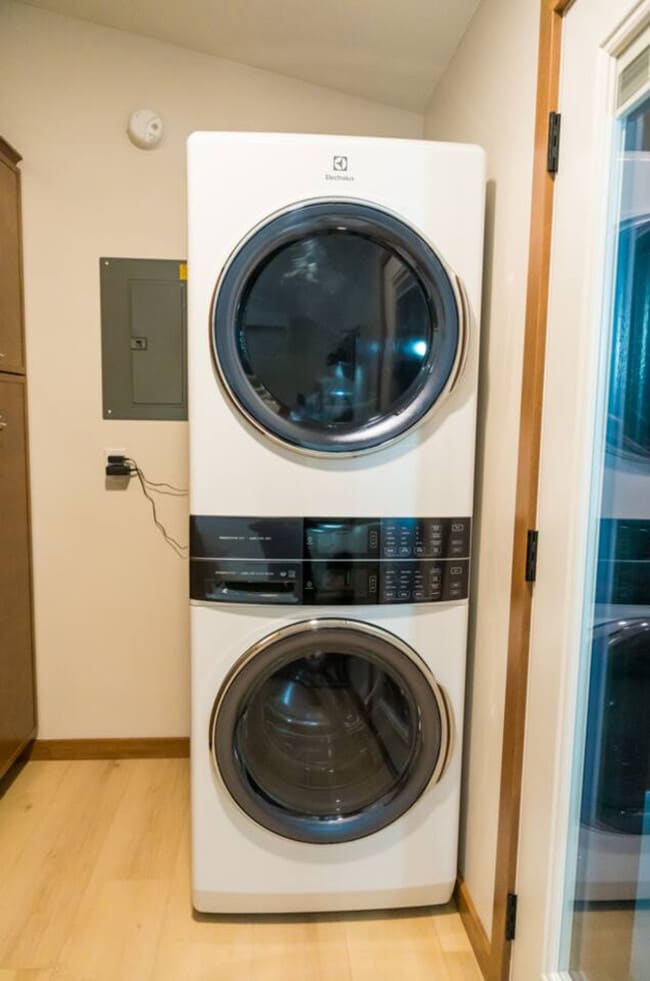 Building Photo - 10268 Cleveland Rd