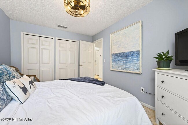 Building Photo - 3534 Millcrest Dr