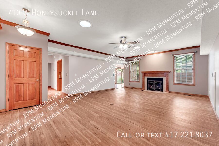 Building Photo - 710 Honeysuckle Ln