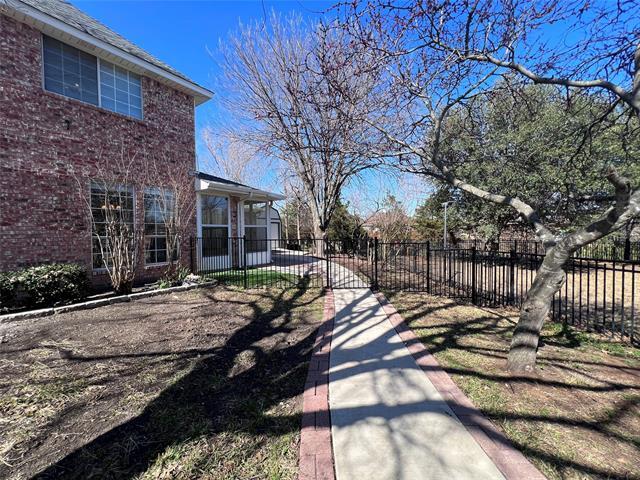 Building Photo - 1111 Hughes Ct