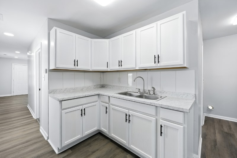 Building Photo - 118 Parkdale Ave