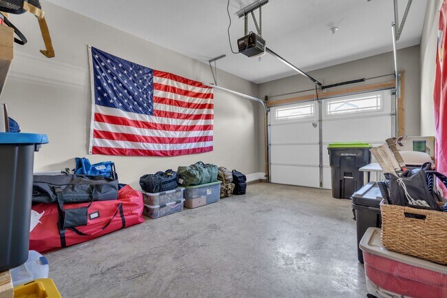 Building Photo - Pet Friendly Two Bedroom!