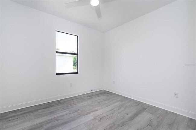 Building Photo - 3304 Glencove St