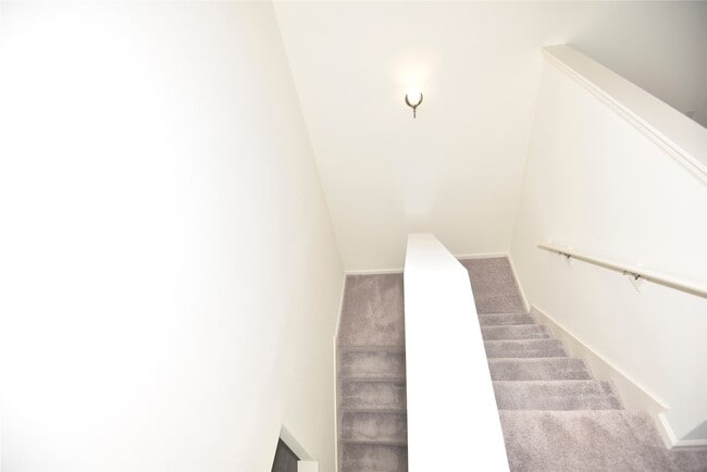 Building Photo - 21650 Cottage Ln