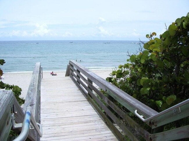 Building Photo - 1420 Ocean Way