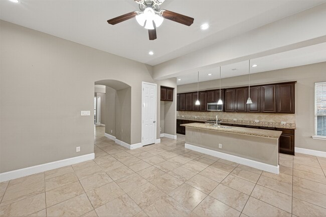 Building Photo - 16811 Kilgarth Dr