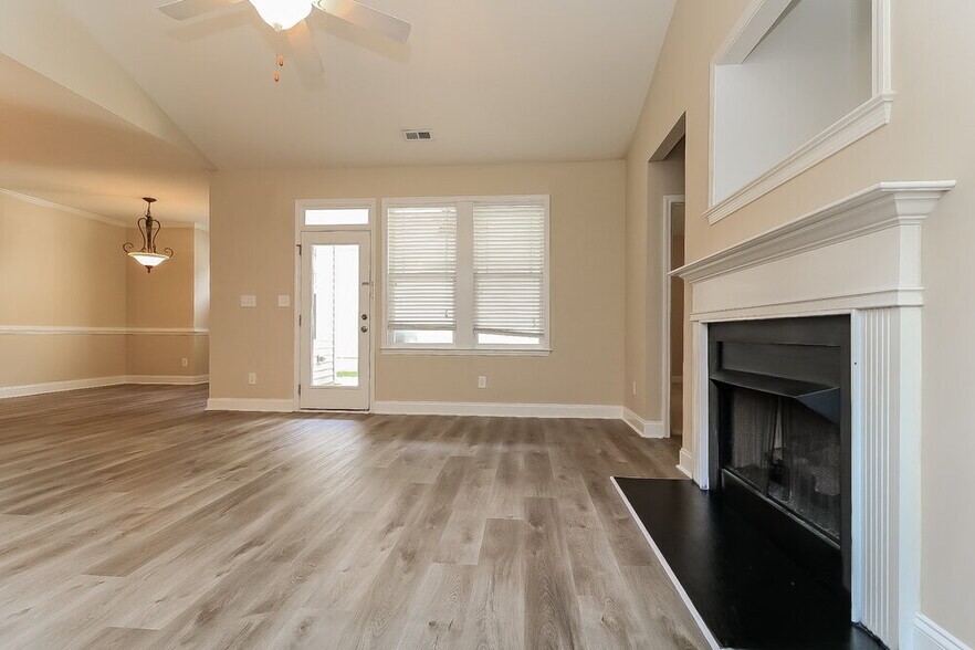 Building Photo - 84 Denby Cir