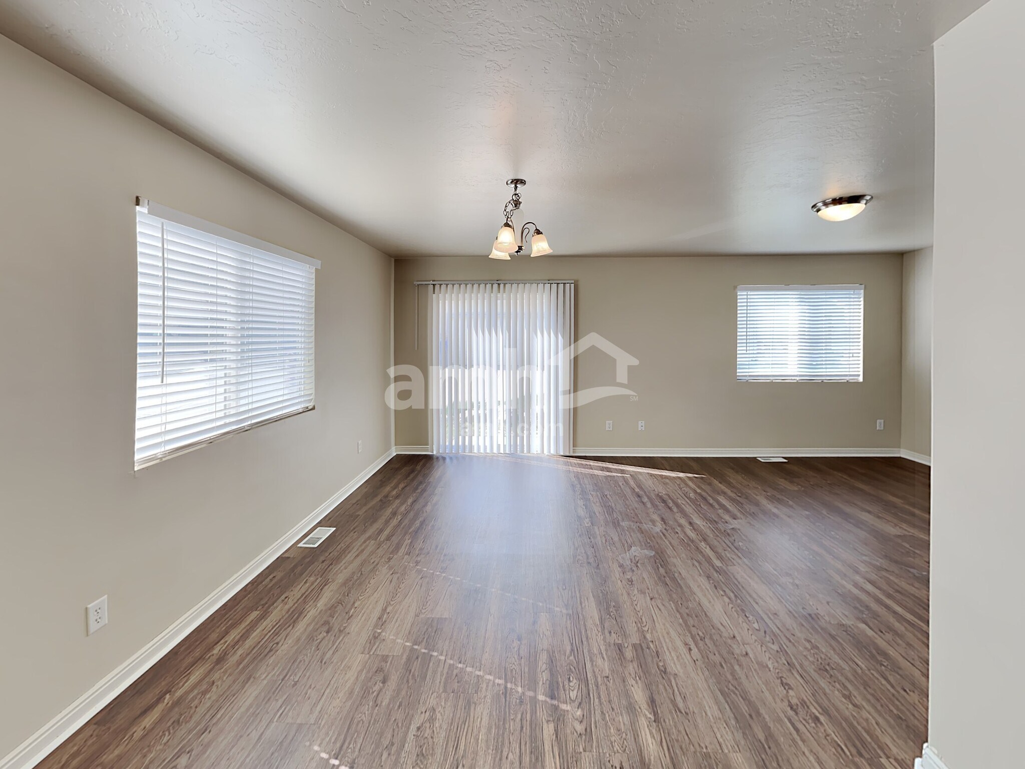 Building Photo - 456 Bountiful Way